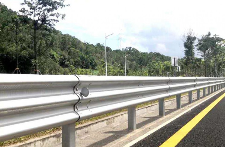 桂林高速公路护栏案例